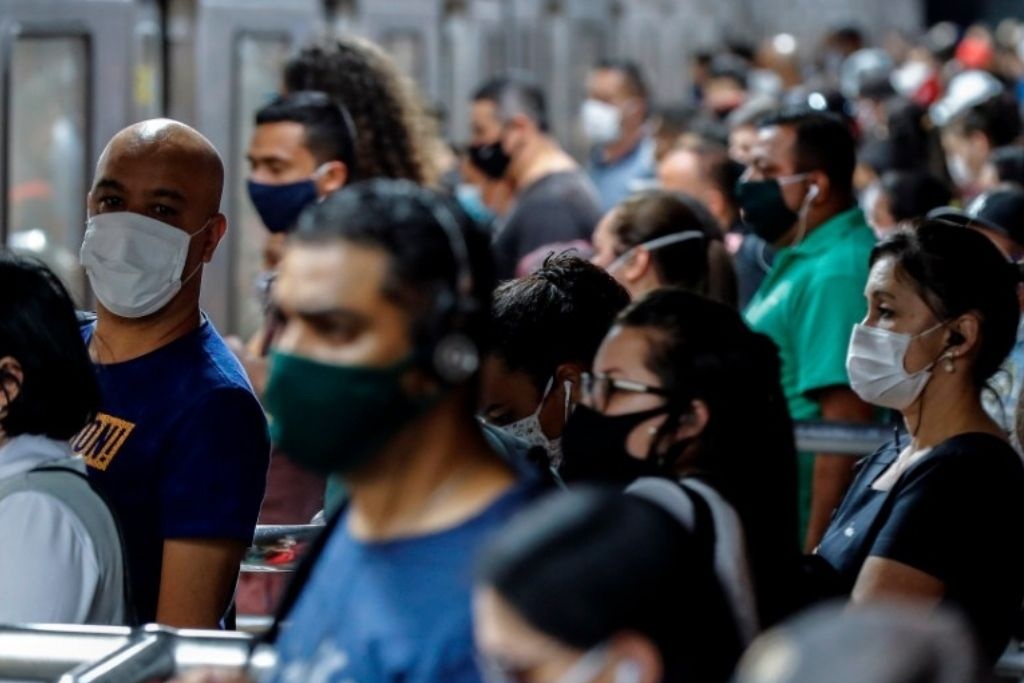 Uso de cubrebocas al aire libre deja de ser obligatorio en Río de Janeiro, Brasil