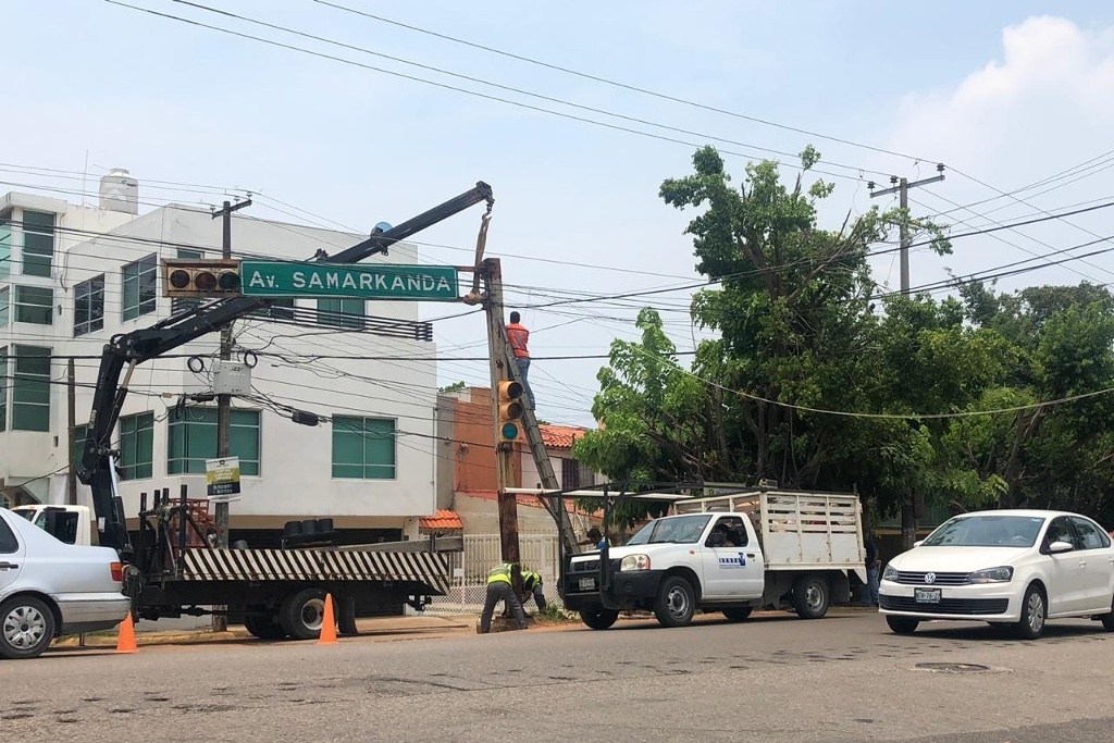 Se le ha dado mantenimiento a los semáforos de 37 cruceros de Villahermosa: PEC