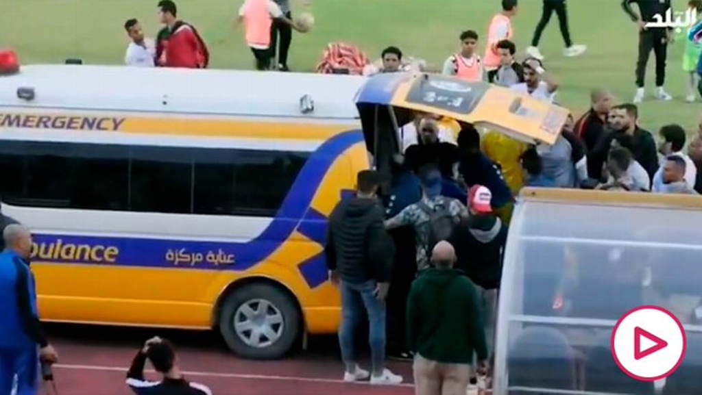 Entrenador de futbol muere al instante tras festejar gol de último minuto de su equipo (+video)