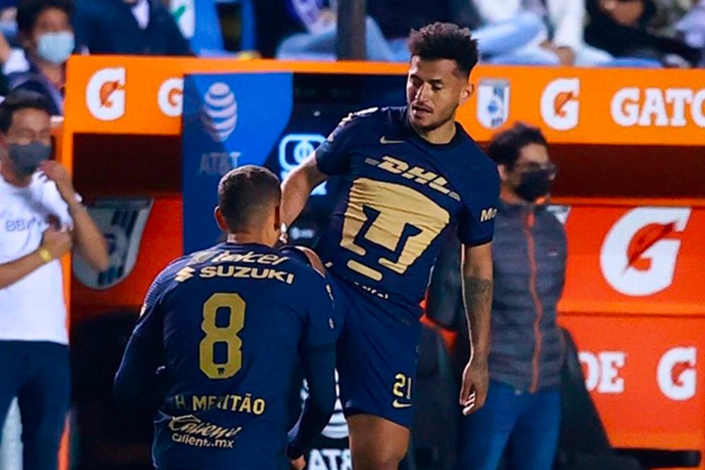 Pumas sigue intratable; ahora derrota convincentemente a Querétaro
