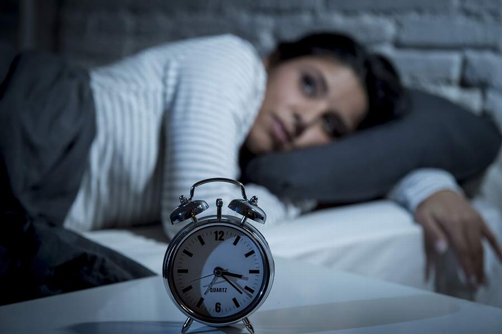 Altas temperaturas reducen la cantidad de horas de sueño, revela estudio 