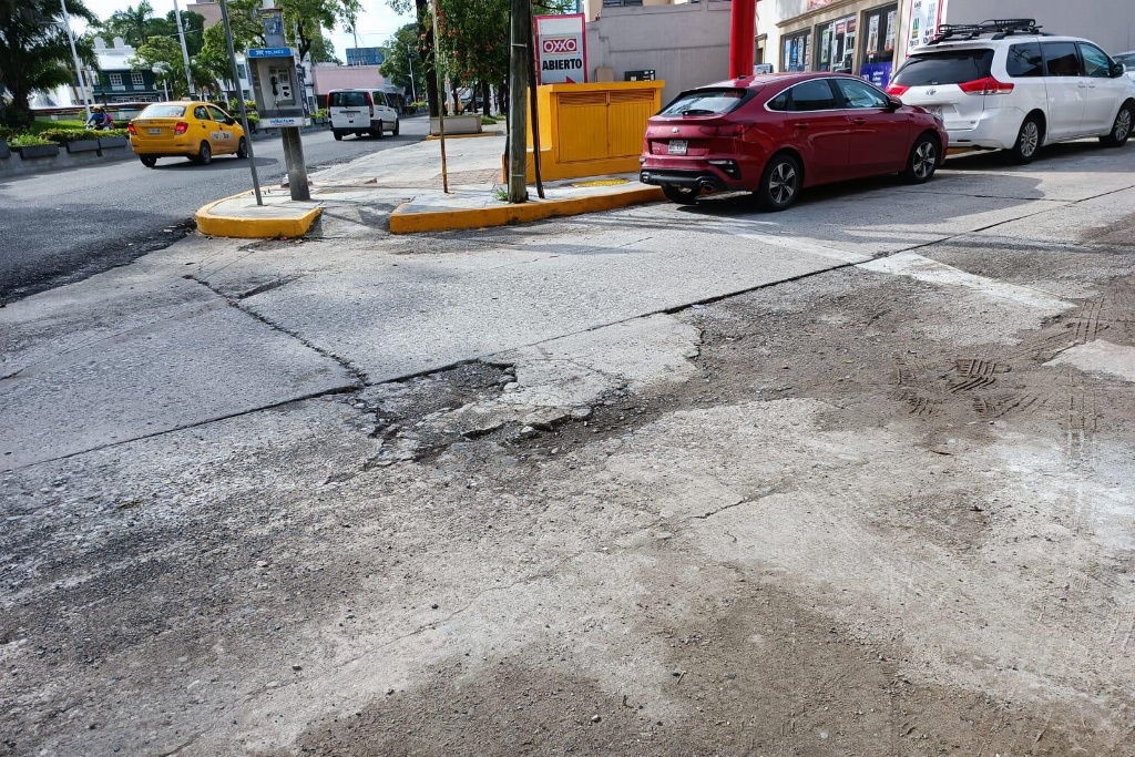 Solicitan reparar la calle Fernando Mayo en Villahermosa
