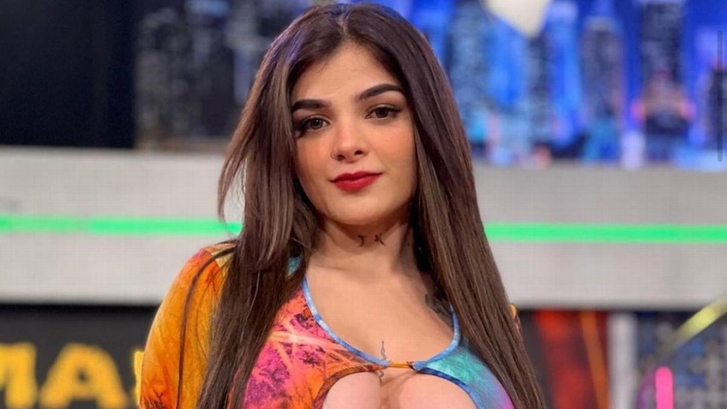 Karely Ruiz Posar En Revista Para Adultos Como Dios La Trajo Al Mundo Espect Culos Xeva