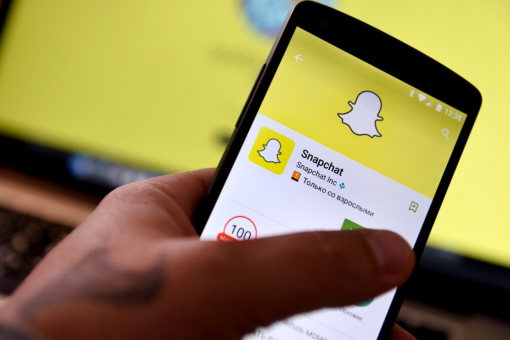 Snapchat dejará que usuarios elijan cuándo caducan sus historias