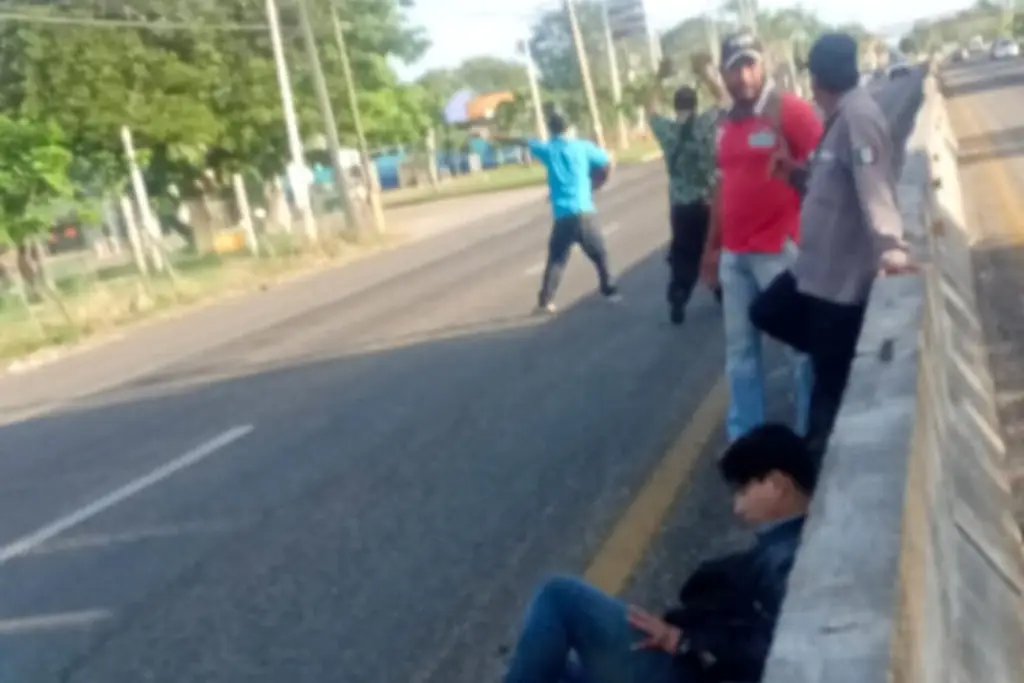 Motociclistas Sufren Accidente En La Carretera Federal Villahermosa