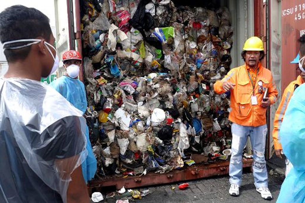 Resultado de imagen para Presidente de Filipinas ordena regresar basura a CanadÃ¡ de hace siete aÃ±os