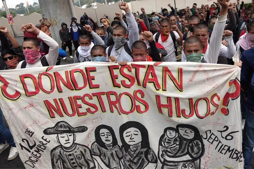 Familiares de los 43 normalistas de Ayotzinapa se negaron a recibir ...