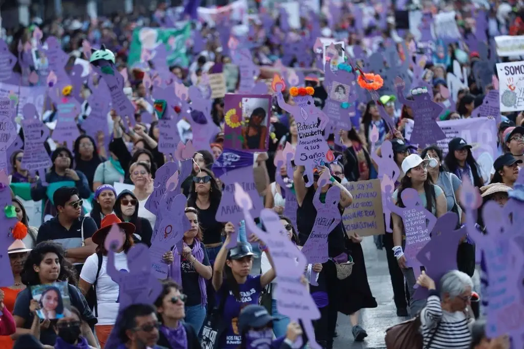 Mujeres marchan en diversos estados para conmemorar el 25N - xeva Noticias