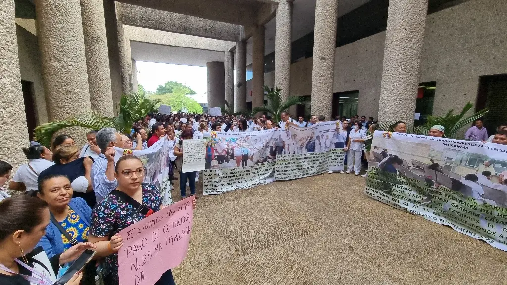 Protesta personal médico en Villahermosa por falta de pago de quincena ...