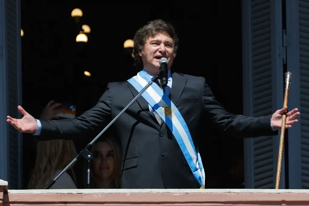 Milei tacha de corrupta a esposa de Pedro Sánchez, presidente del ...