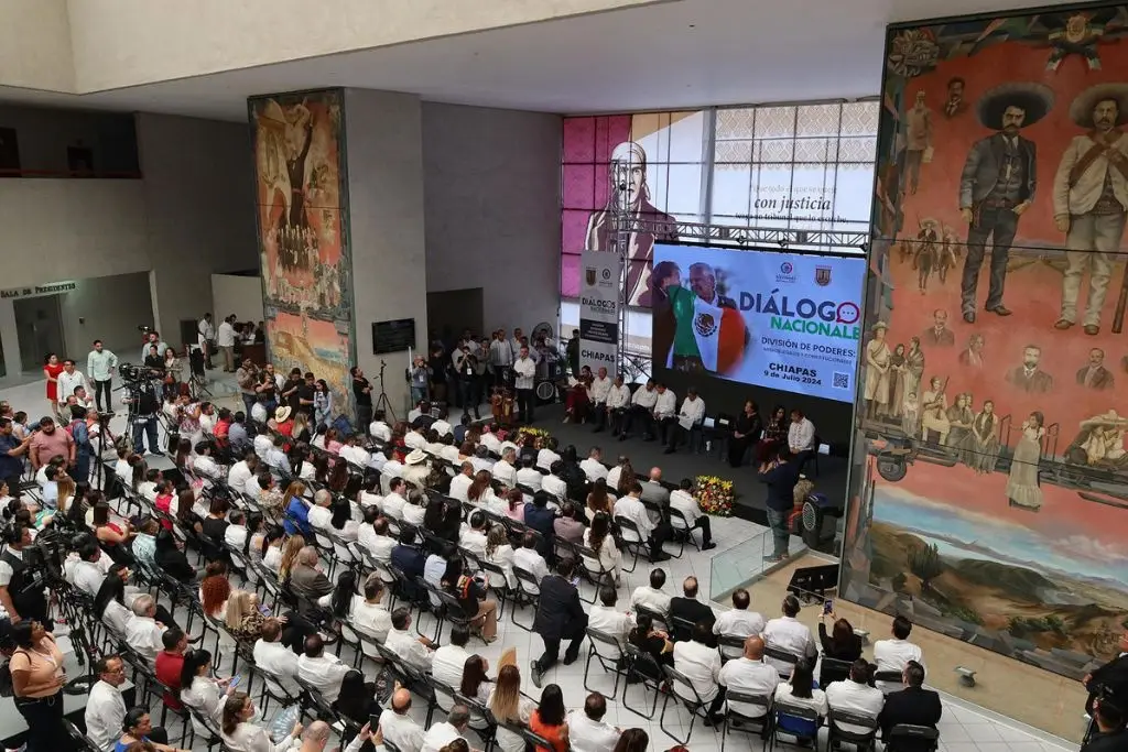 Trabajadores del Poder Judicial se manifiestan contra reforma de AMLO ...
