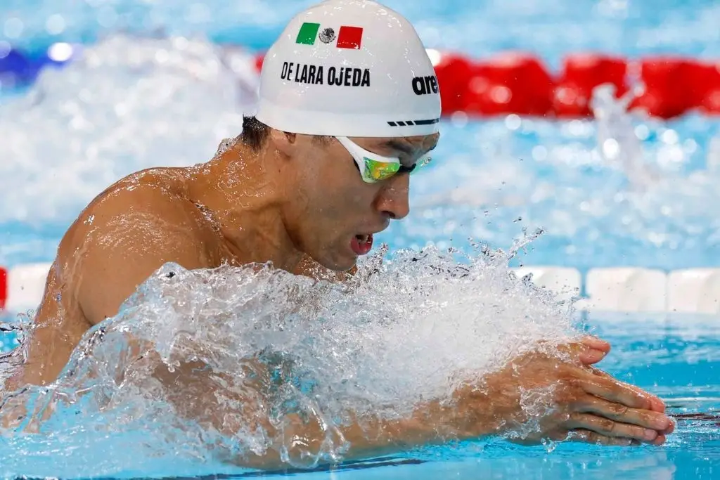Nadador mexicano Miguel de Lara es descalificado en natación de París 2024